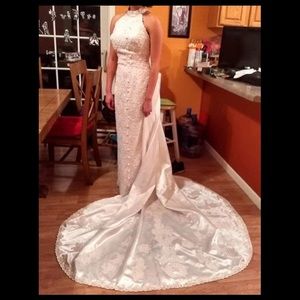 WEDDING GOWN SIZE 4